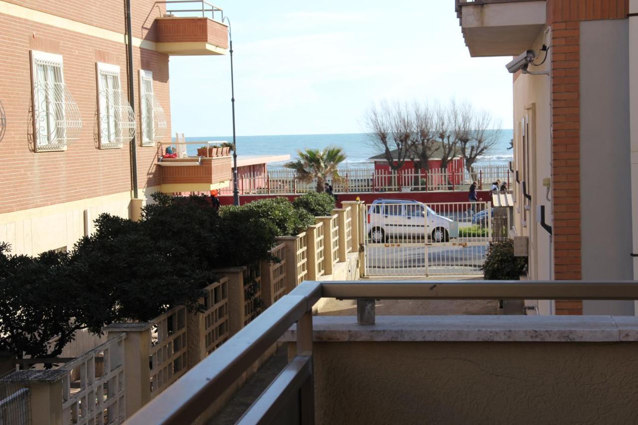 Appartamento Via Dei Fabbri Navali ลิโด ดิ ออสเตีย ภายนอก รูปภาพ