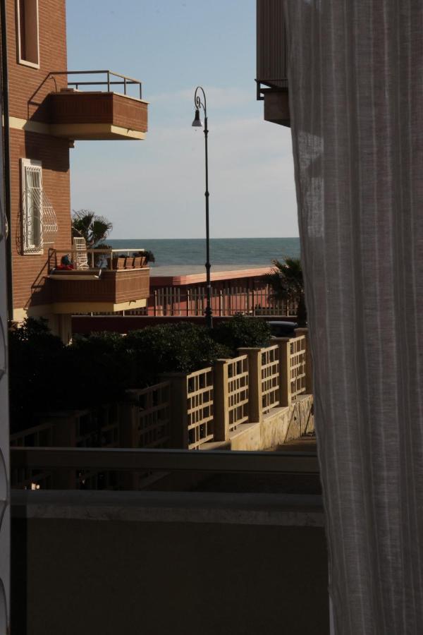 Appartamento Via Dei Fabbri Navali ลิโด ดิ ออสเตีย ภายนอก รูปภาพ